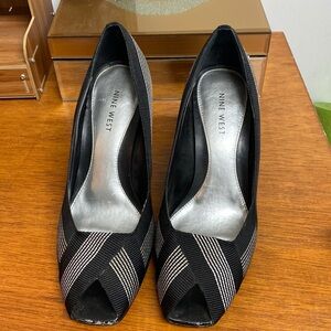 Nine West black and white pumps